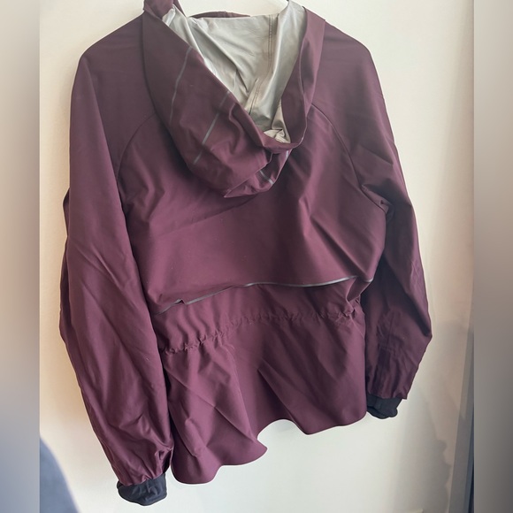 Lululemon Rain Shell - Picture 2 of 7